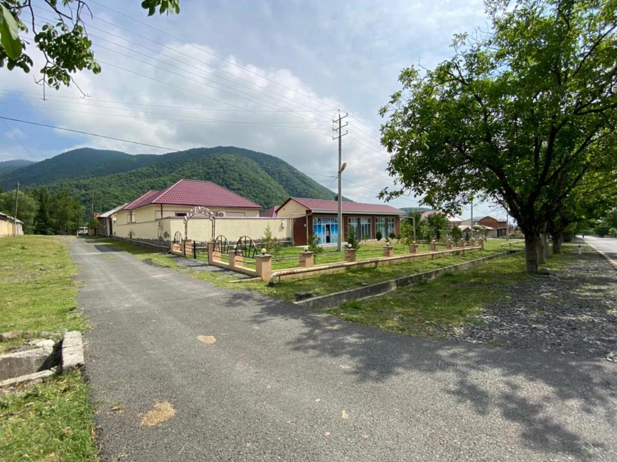 Alp Hotel Qax Exterior photo
